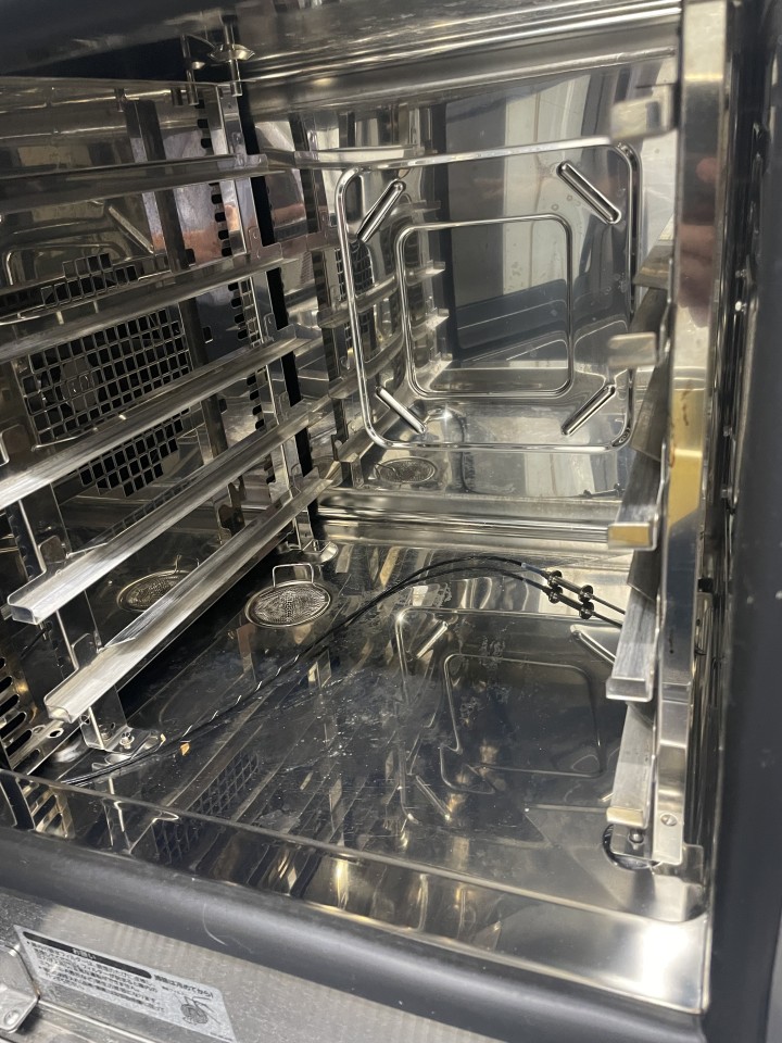 スチームコンベクションオーブン￥250,000(税込)の写真