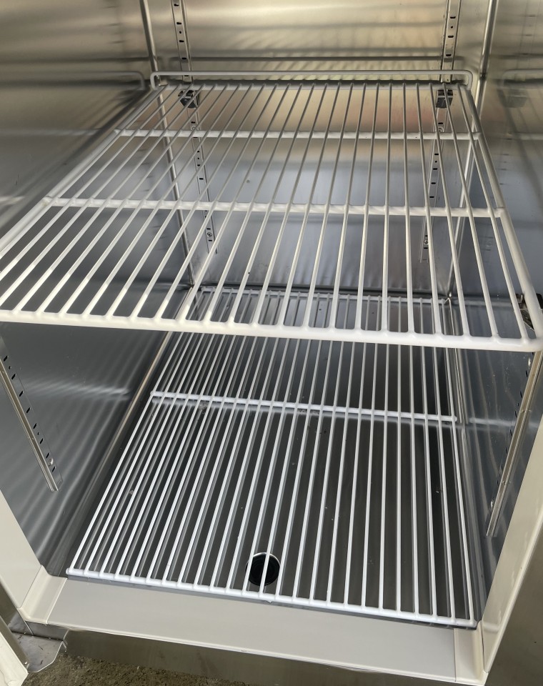 縦型冷凍冷蔵庫￥298,000(税込）の写真