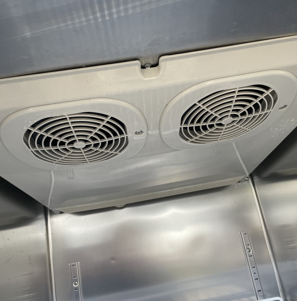 縦型冷凍冷蔵庫￥298,000(税込）の写真