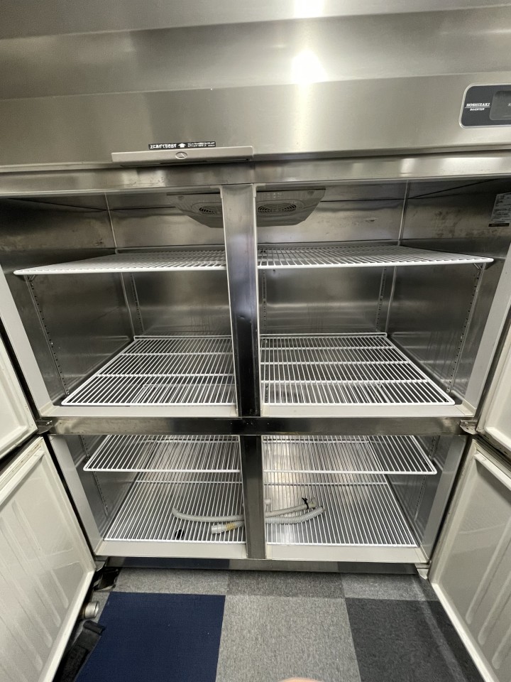 縦型冷蔵庫 ¥260,000(税込)の写真