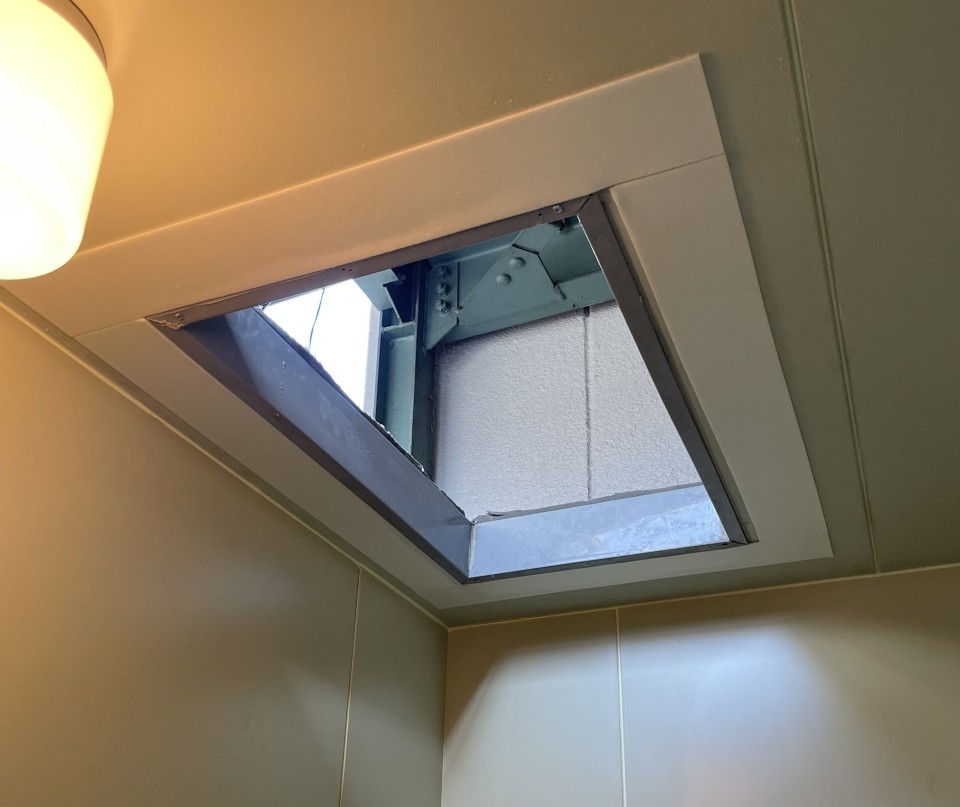 冷凍機交換工事の写真