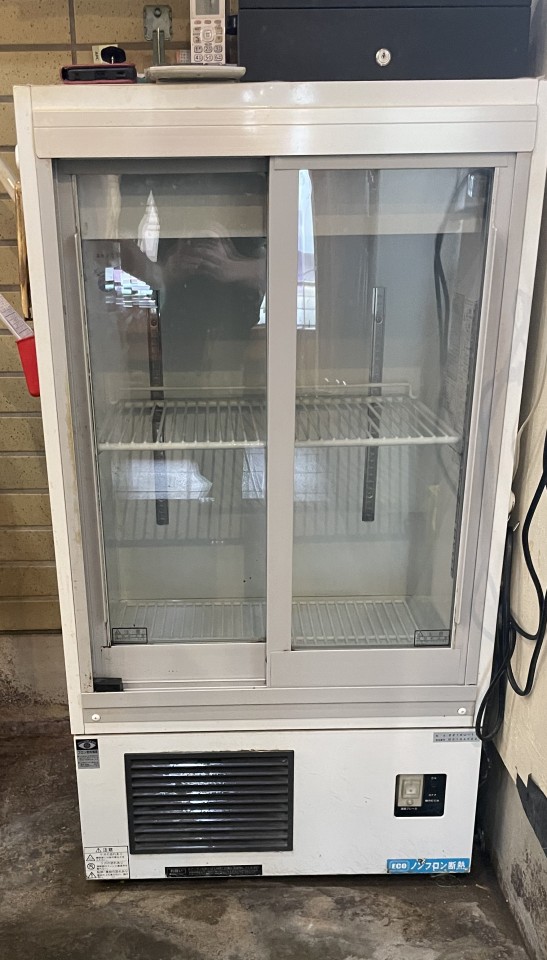 冷蔵ショーケース入れ替えの写真