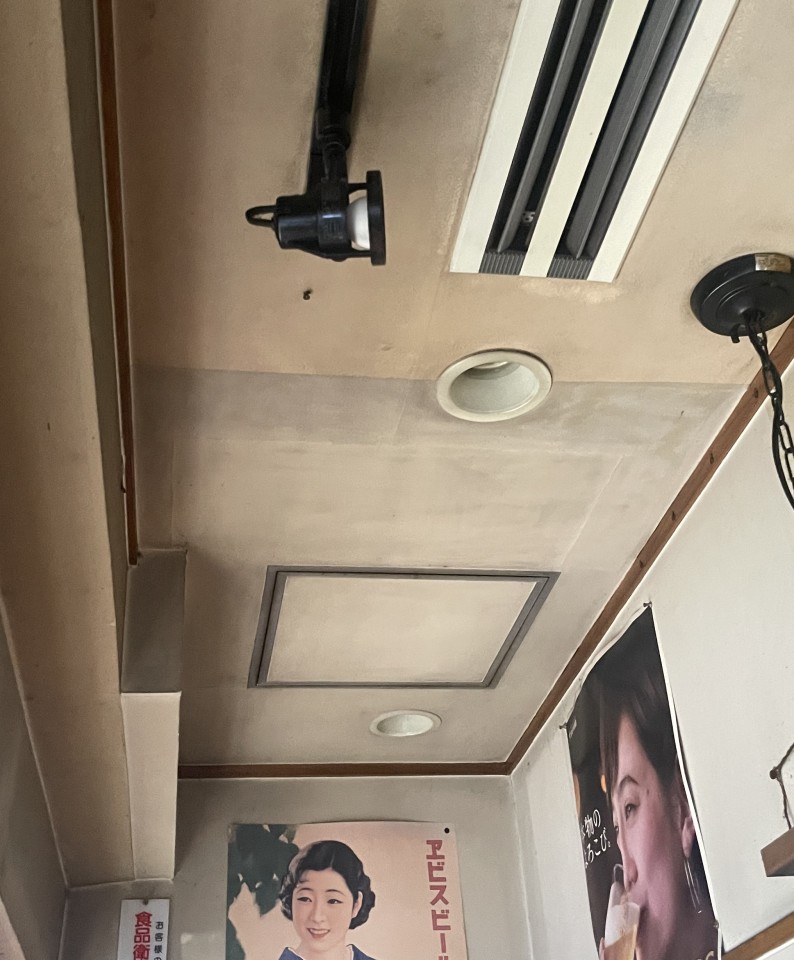 換気扇交換ダクト交換内装工事クロス貼りの写真