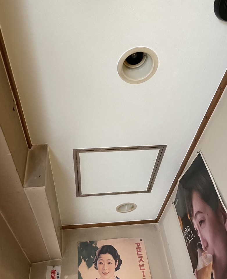 換気扇交換ダクト交換内装工事クロス貼りの写真