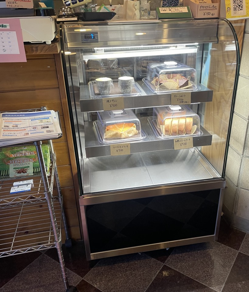 ディスプレイケース特注作業台入れ替え工事の写真