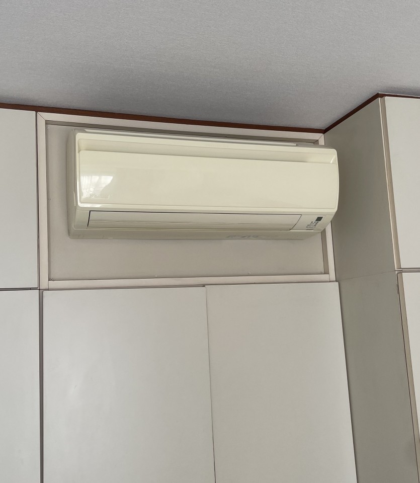 ルームエアコン１台入れ替え工事の写真
