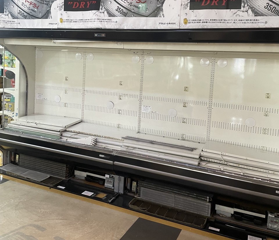 ドリンクショーケース入れ替えの写真